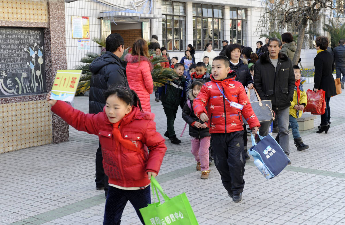 辟谣冬天孩子感冒是冻出来的？医生：穿太暖更容易生病(图4)