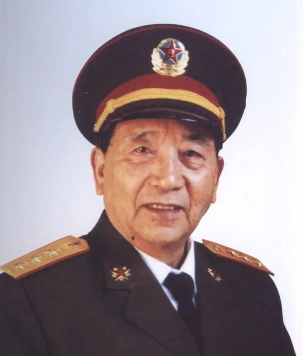 1972年周恩来急召回京秦：总理要见我我穿什么衣服去(图1)