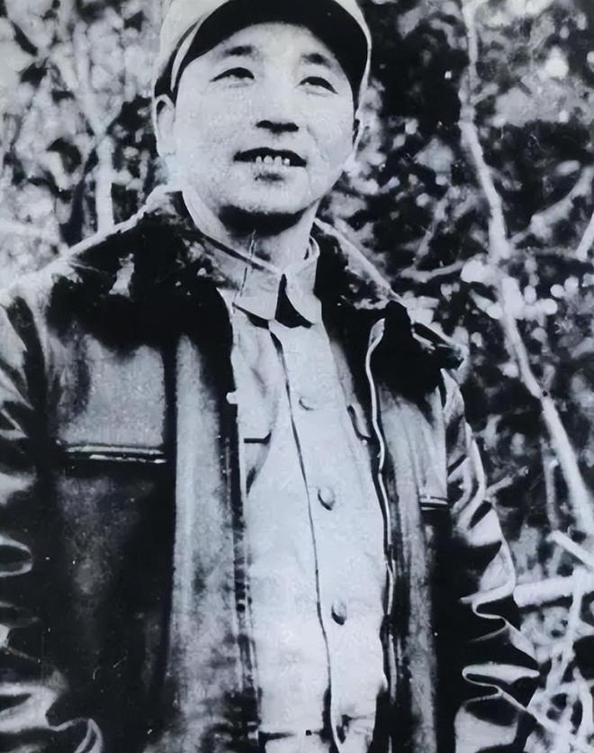 1972年周恩来急召回京秦：总理要见我我穿什么衣服去(图5)